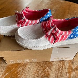 Hey Dude - Wendy Tri Sox Americana, size 7, NIB